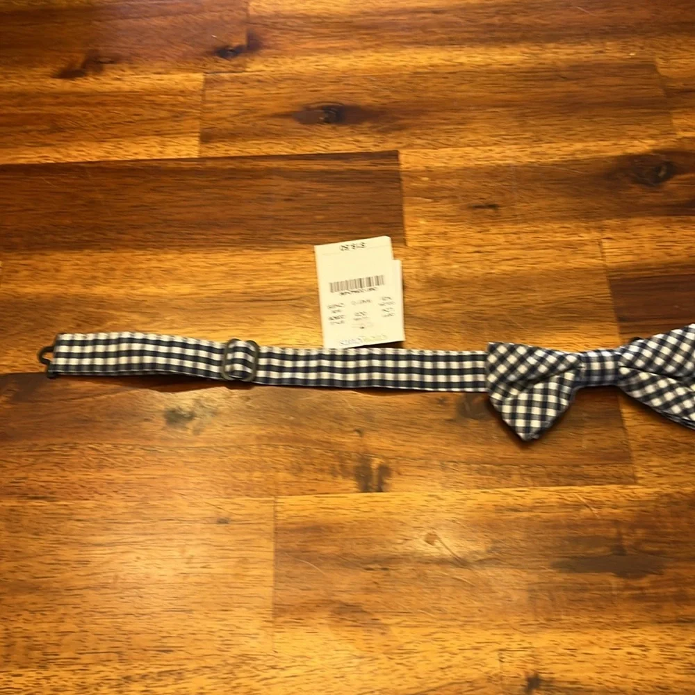 Boys navy/white bowtie